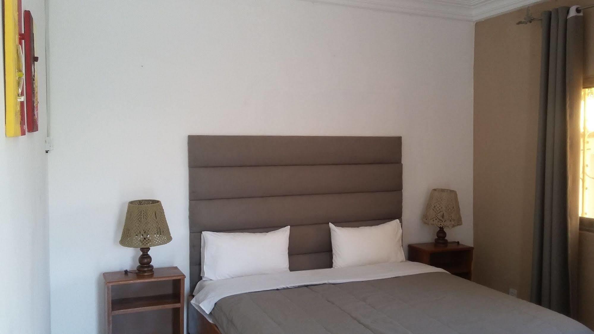 Pelican Residence Fajara Luaran gambar